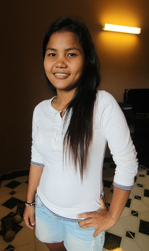 18 year old girl Erin gets deflowered on a bed wearing socks